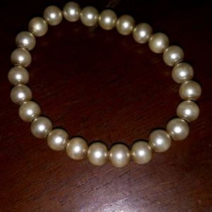 Pearl bracelet